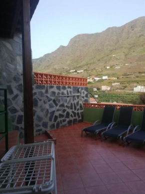 Confortable casa rural con vistas al mar y montana, BBQ